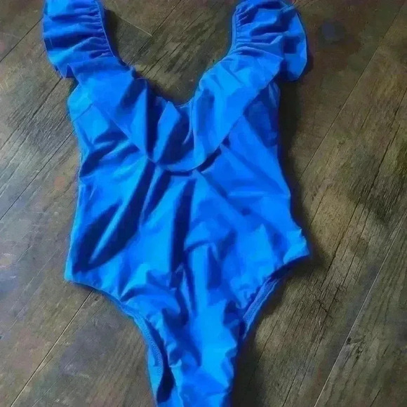 Altar’d State NWT High Cut ruffled one piece swimsuit deep scoop neck - Picture 1 of 7